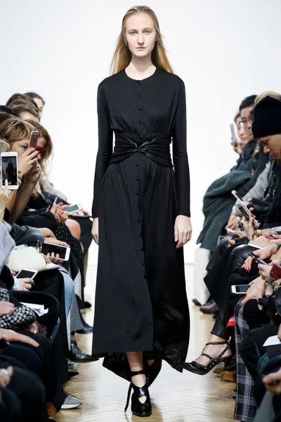 Look 13